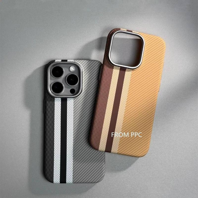 Phone Cases Dior - Capa Magnética de Fibra de Carbono